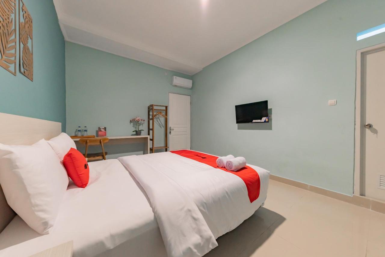Reddoorz Plus Near Surapati Core Bandung Exterior foto